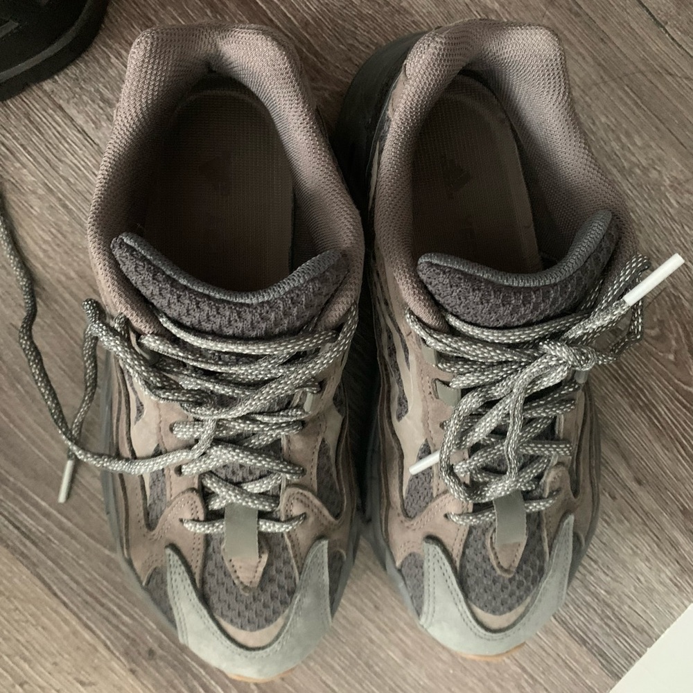 Yeezy boost 700 Geode